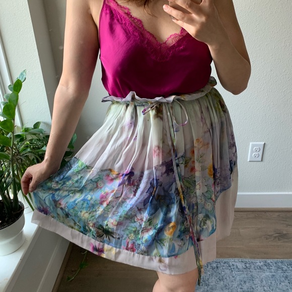 Mid Rise Silke Sheer Skirt - Picture 1 of 7